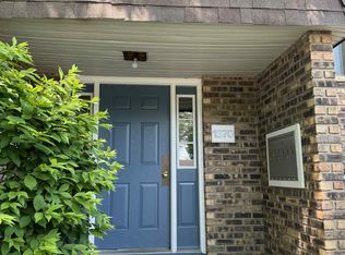 1370 Getzelman Dr APT Gw, Elgin, IL 60123