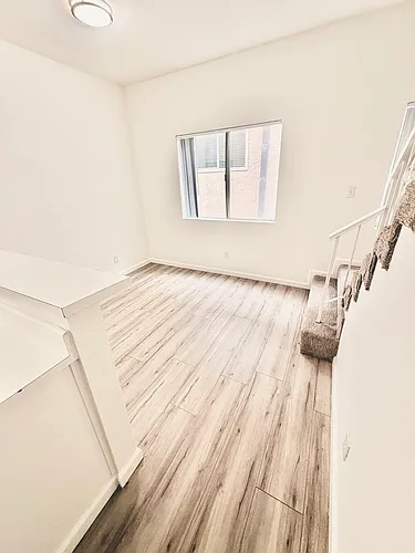 11258 Morrison St #101 Photo 1