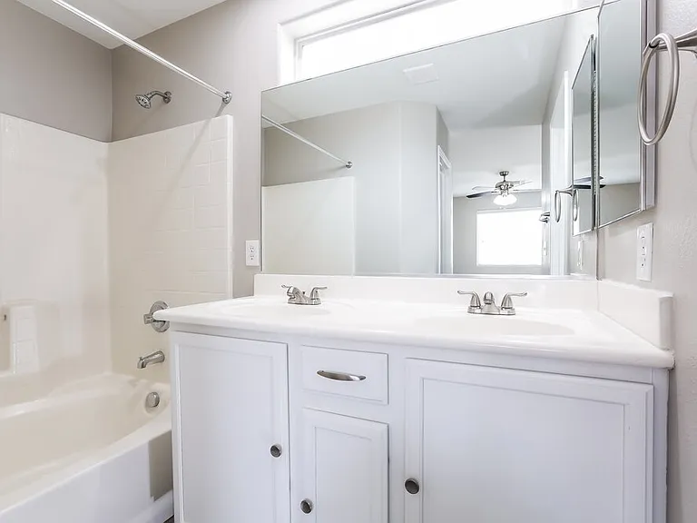 10445 Mihela Ave — Photo 10