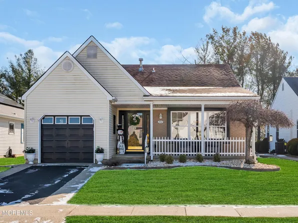 292 Jamaica Boulevard, Toms River, NJ 08757