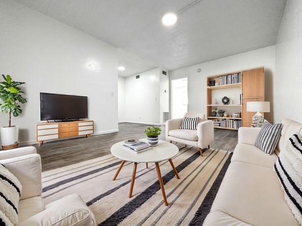 1100 S Broadway #206