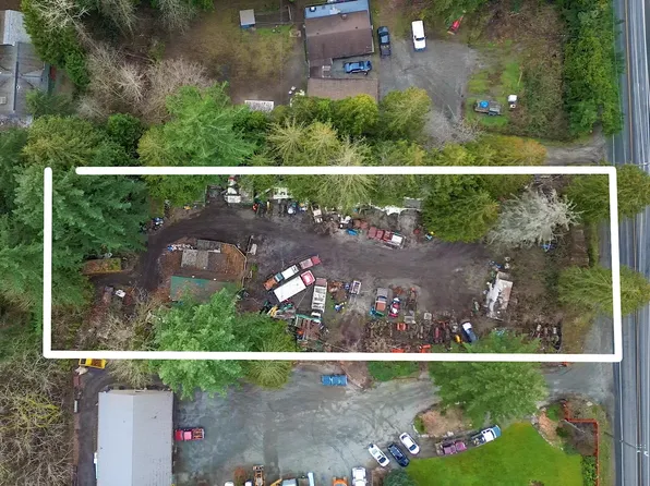 26814 Dewdney Trunk Rd, Maple Ridge, BC V2W 1N9