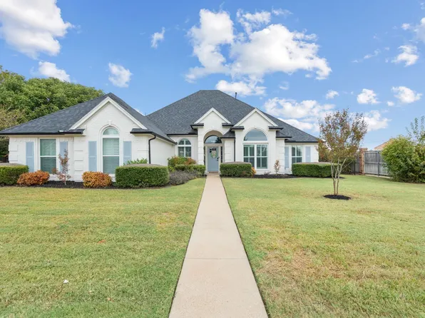 100 Sumner Ln, Waxahachie, TX 75165