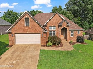 52 Edgewater Cv, Jackson, TN 38305