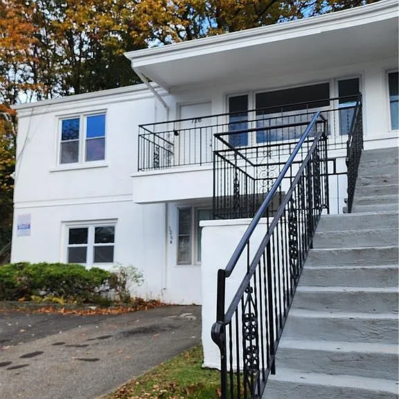 126 Goddard Ave #B — Photo 2