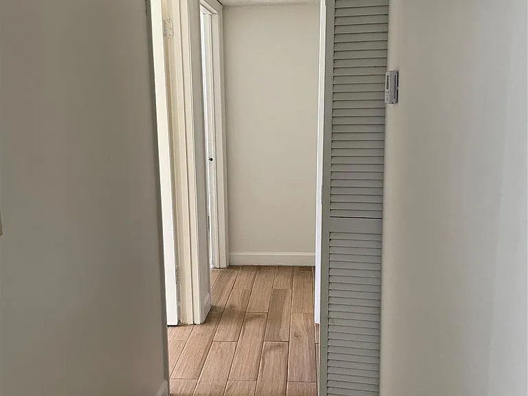 1068 N Benoist Farms Rd #205 — Photo 9
