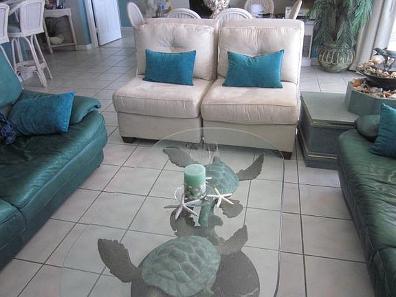 Living Rm./Dining room combo