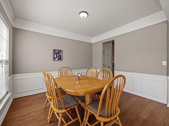 3rd image of 202 Millicent Way