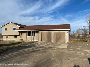 12621 21st St NW, Watford City, ND 58854