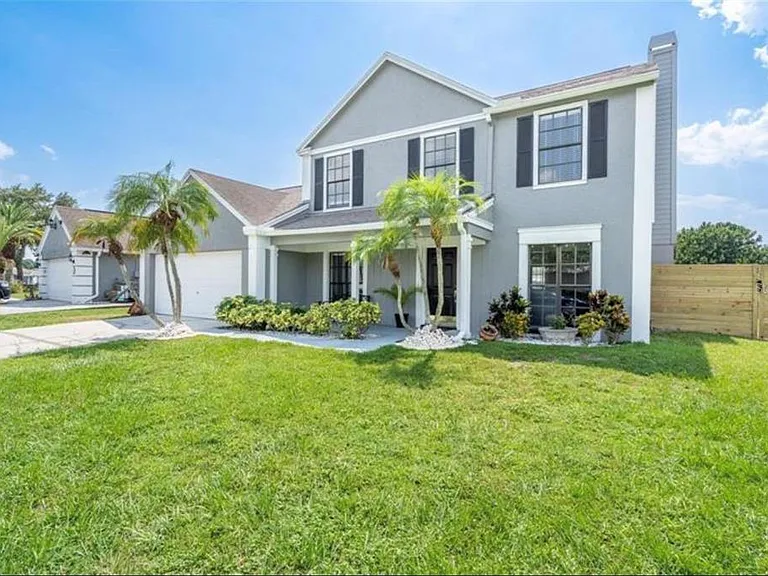 16208 Pebblebrook Dr — Photo 2