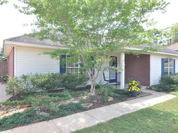 17 Hilltop Cir, Deatsville, AL 36022