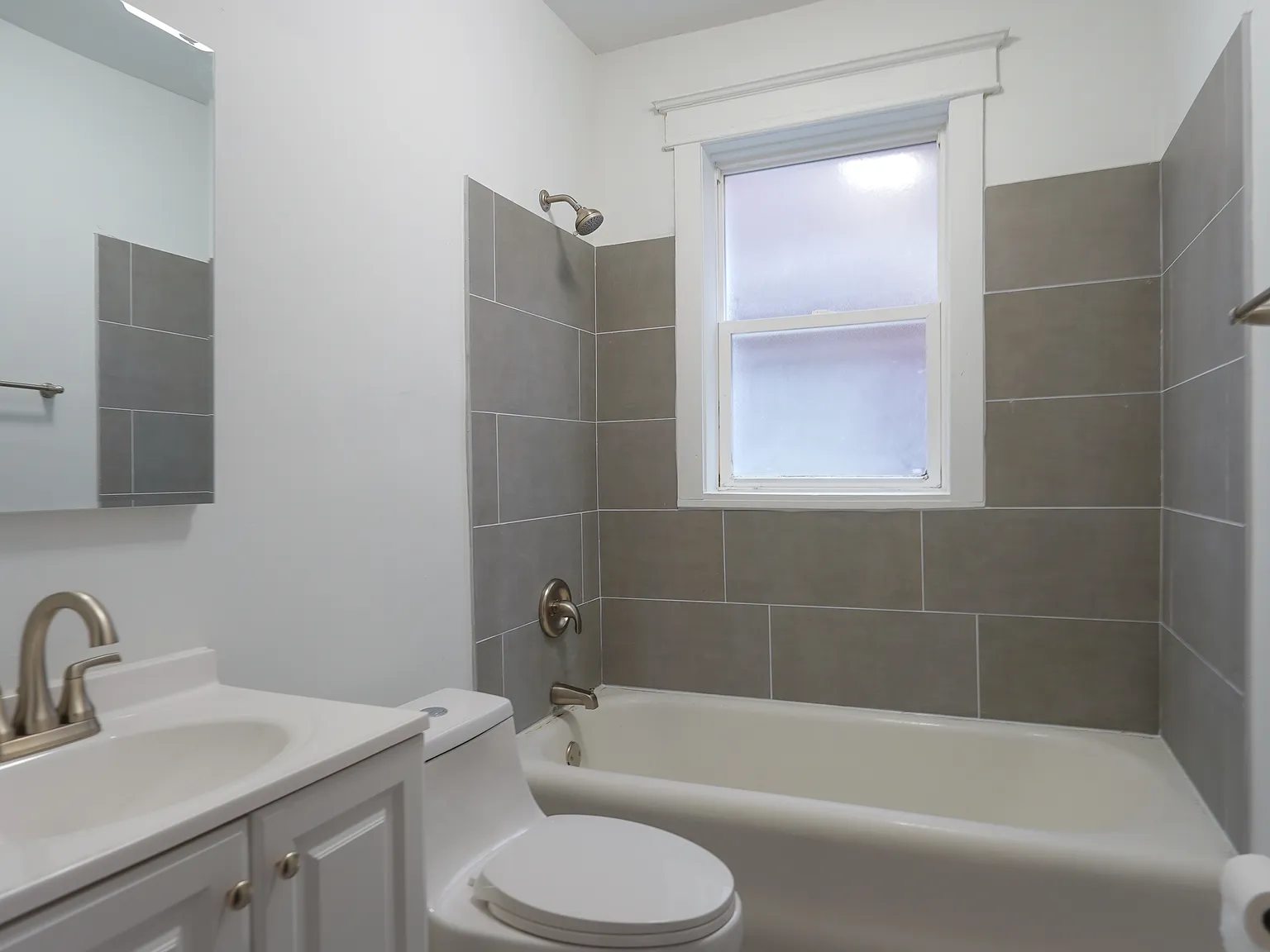 724 Heman Ave — Photo 1