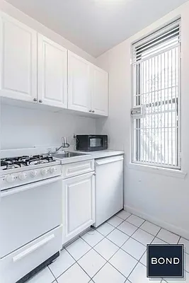 Rented by Bond New York | media 6