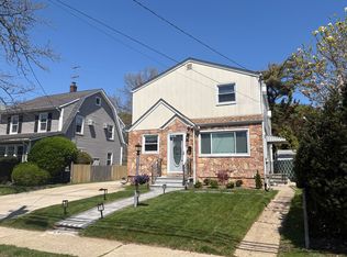 (Undisclosed Address), East Rockaway, NY 11518