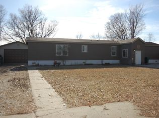 733 5th St NE, Sidney, MT 59270