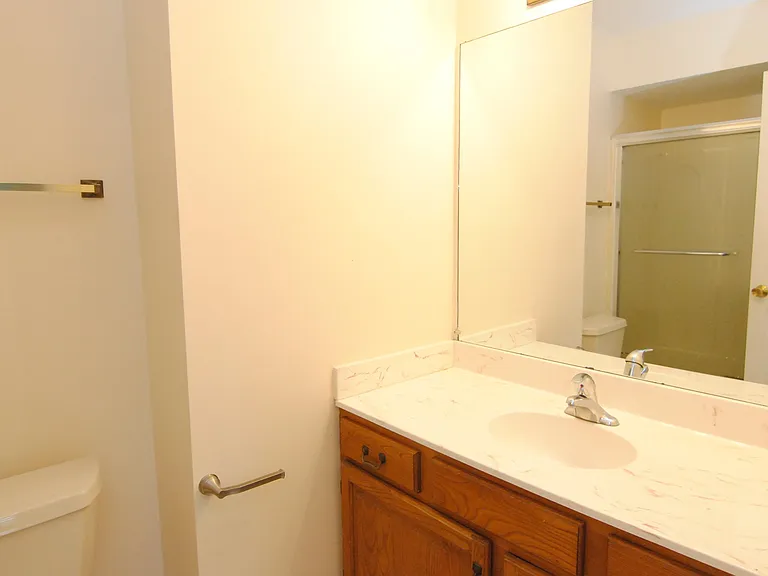 74 Stillwater Dr — Photo 24