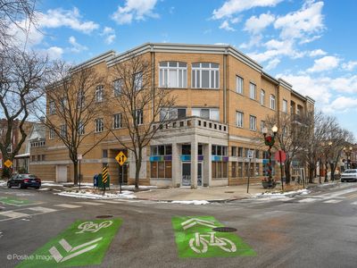 2555 W Leland Ave APT 204, Chicago, IL, 60625