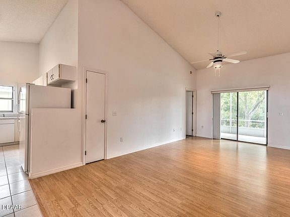 4th image of 3836 Long Grove Ln