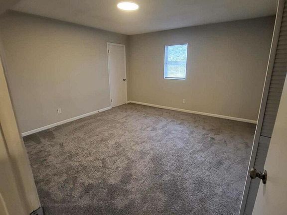 3rd image of 3302 N Elm St APT G