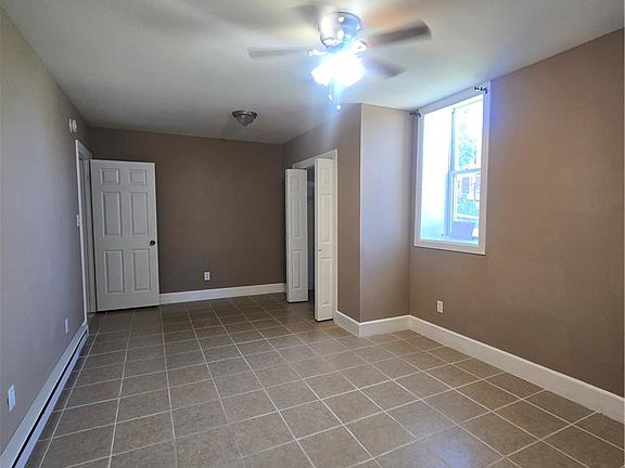 4th image of 1135 E 4th St #1