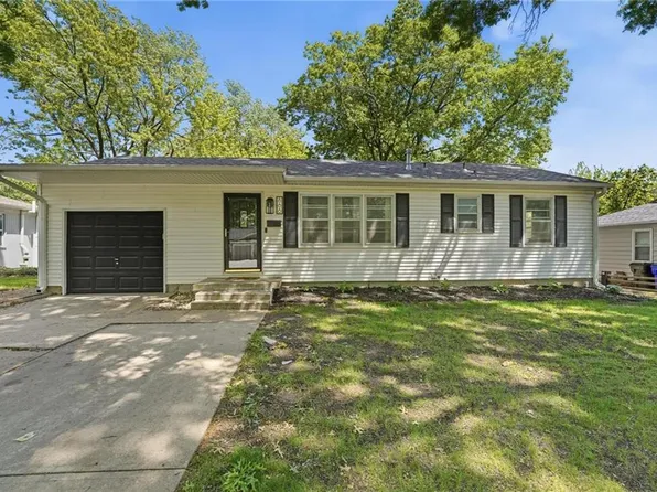 866 S Sheridan Cir, Olathe, KS 66061