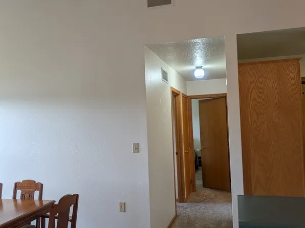 1414 11th St S #4B, Oskaloosa, IA 52577