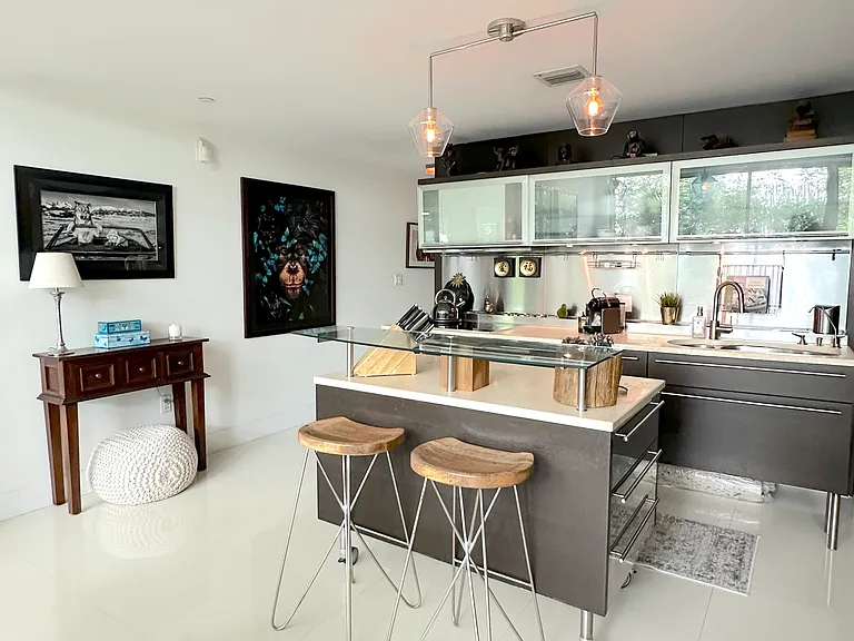 6000 Collins Ave #509 — Photo 19