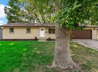 1215 Prairie St, Chaska, MN 55318