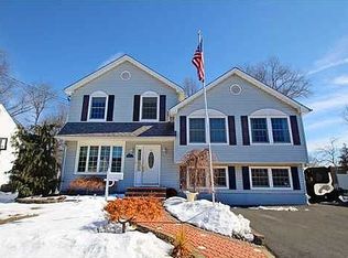 35 Finley Rd, Edison, NJ 08817