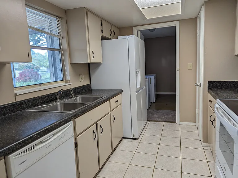 883 Bartel Ln — Photo 6
