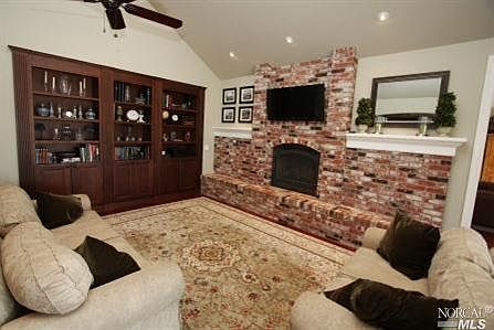 3rd image of 10451 Liberty Oak Ln