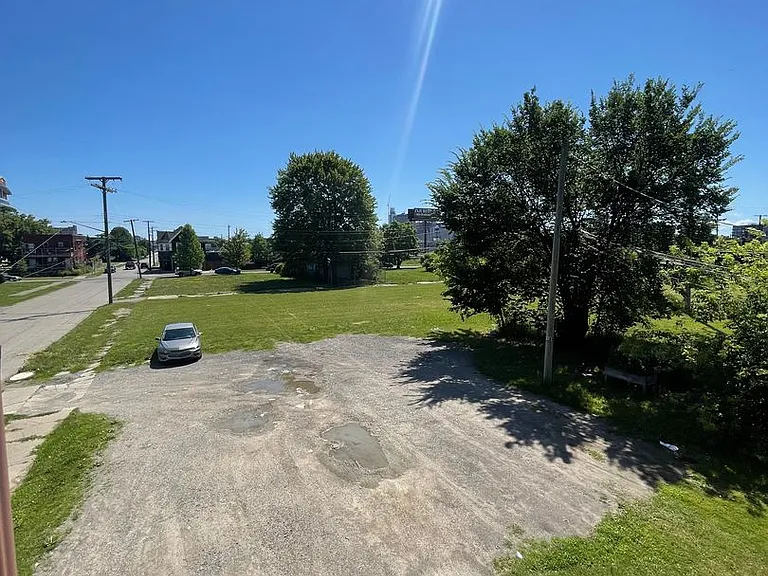 2638 Rosa Parks Blvd — Photo 16