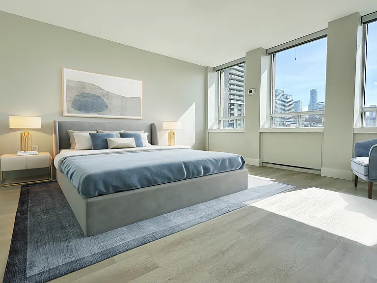 131 Bloor St W — Photo 5