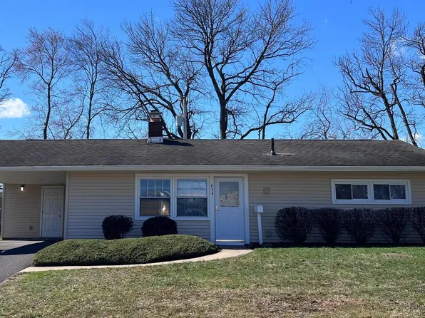 434 Thornridge Dr, Levittown, PA 19054