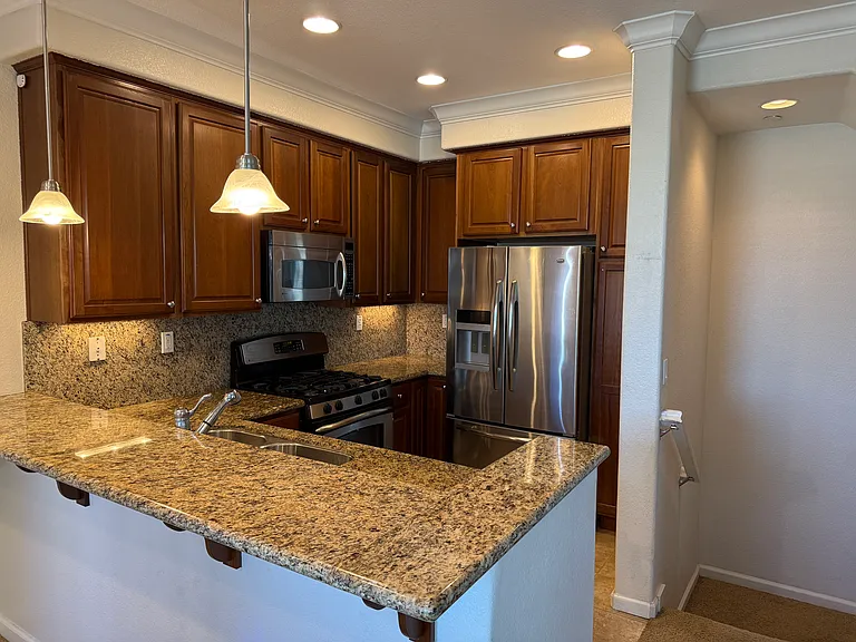 1307 De Altura Cmns — Photo 2