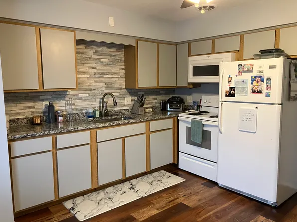 1212 Talcott St APT 4, Fort Atkinson, WI 53538