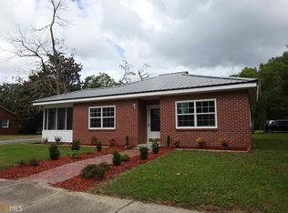 409 W Liberty St, Claxton, GA 30417