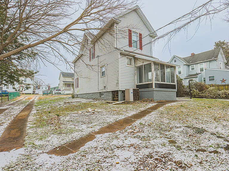 9 Glenmore Ave — Photo 3