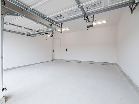4th image of 5517 Denton Dr #3101
