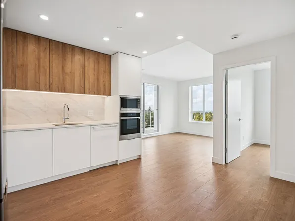 13387 Old Yale Rd #1507, Surrey, BC V3T 3B1