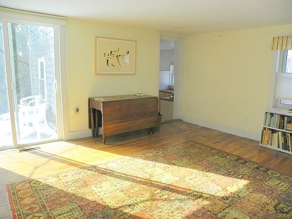 5th image of 26 Hancock St