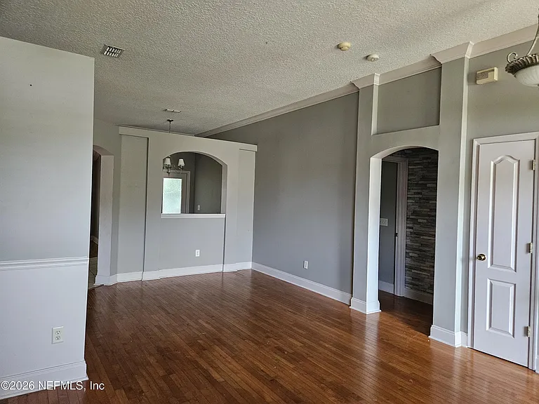 2338 Cool Springs Dr N — Photo 7