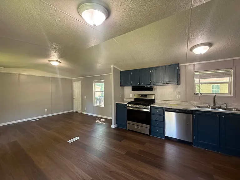Lincoln Place — Photo 19