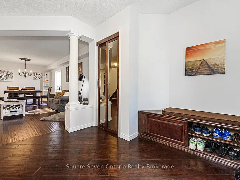 635 Commonwealth Cres — Photo 4