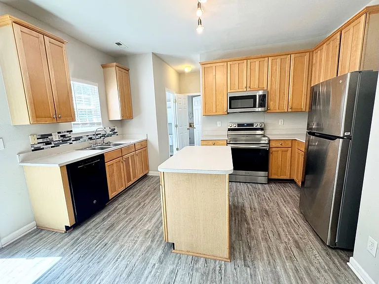 9413 Thatcher Hall Ct — Photo 2