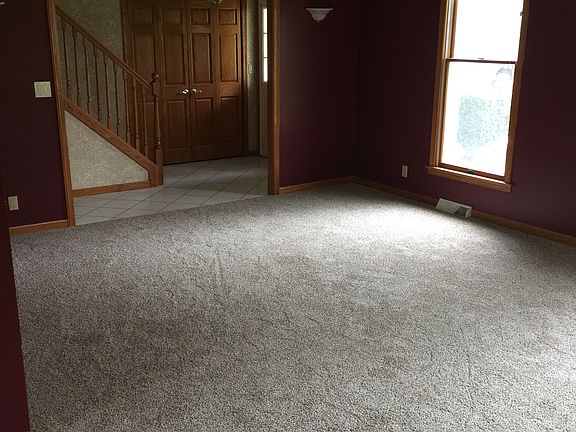 5th image of 770 Pin Oak Dr