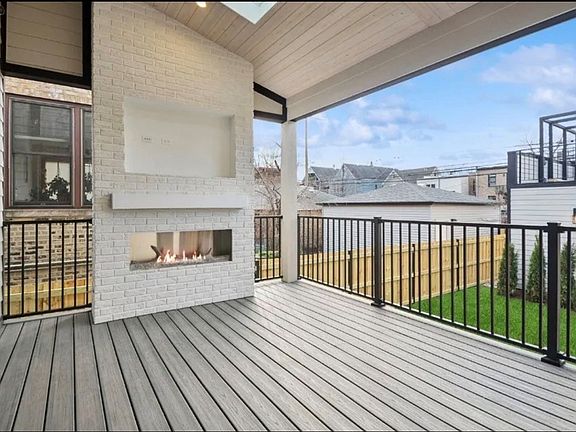 4th image of 3233 Central St #2