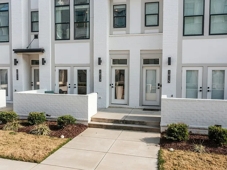 1013 Wesley Terrace Ave — Photo 4