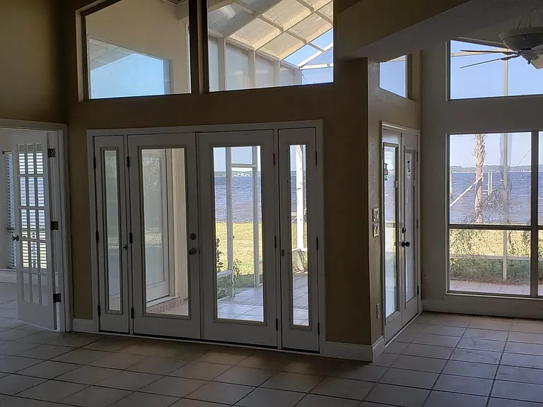 Livingroom into Bonus Room