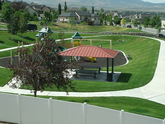 4th image of 5566 W Rose Summit Dr